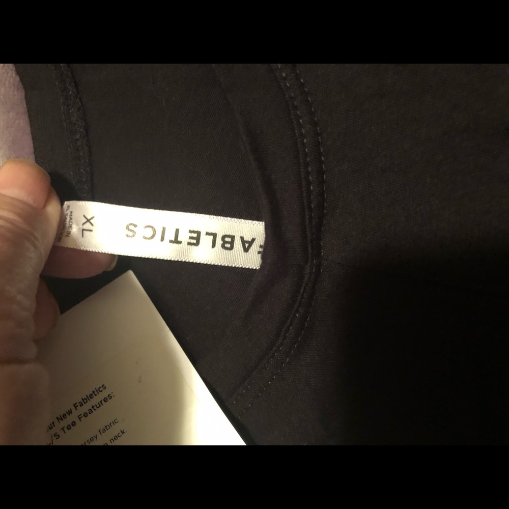 Fabletics shirt - Picture 4 of 4